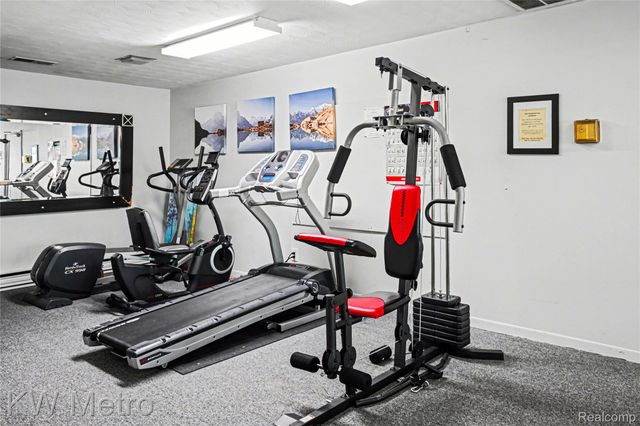1866 Colonial Village Way 1, Waterford Charter Township, MI 48328