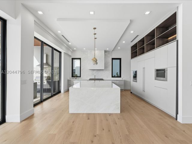 2 Sunset Ln, Lauderdale By The Sea, FL 33062