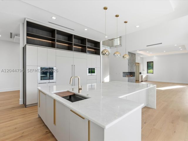 2 Sunset Ln, Lauderdale By The Sea, FL 33062