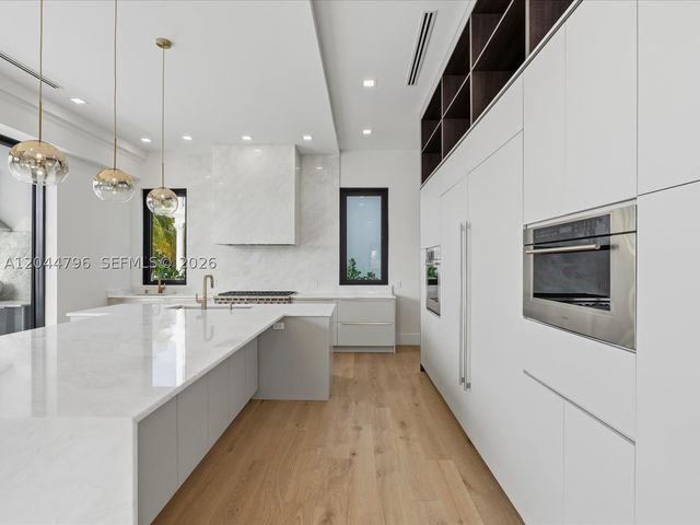 2 Sunset Ln, Lauderdale By The Sea, FL 33062