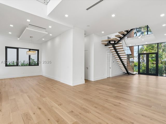2 Sunset Ln, Lauderdale By The Sea, FL 33062