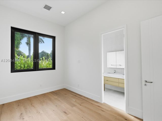 2 Sunset Ln, Lauderdale By The Sea, FL 33062