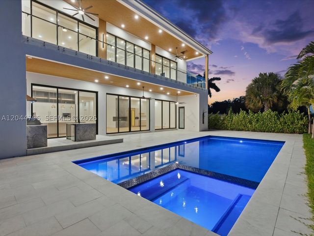 2 Sunset Ln, Lauderdale By The Sea, FL 33062