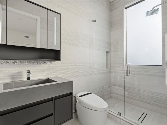 2 Sunset Ln, Lauderdale By The Sea, FL 33062
