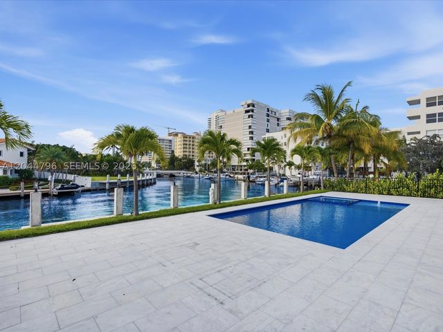 2 Sunset Ln, Lauderdale By The Sea, FL 33062