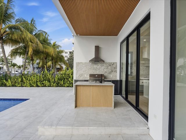 2 Sunset Ln, Lauderdale By The Sea, FL 33062