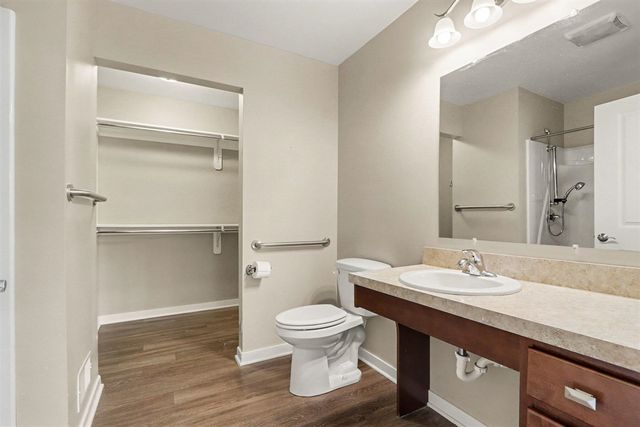 1358 S Village Circle, Kalamazoo, MI 49009