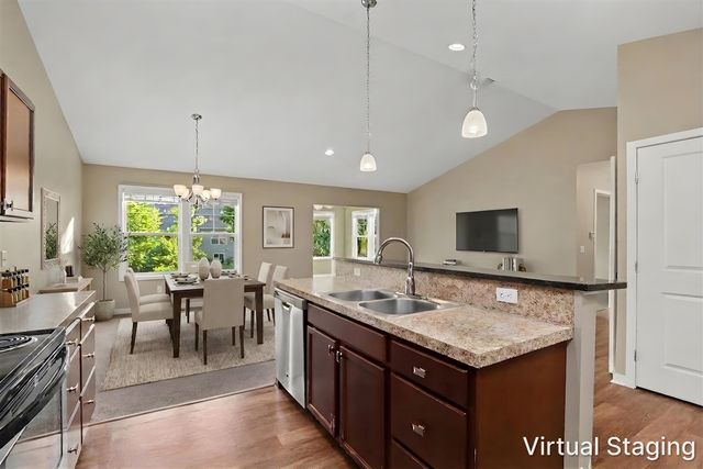 1358 S Village Circle, Kalamazoo, MI 49009