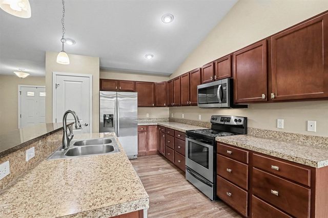 1358 S Village Circle, Kalamazoo, MI 49009