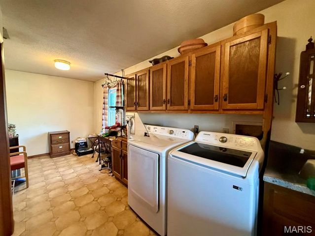 411 Craig Lane, Raymondville, MO 65555