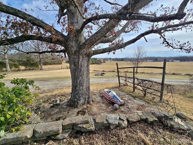 411 Craig Lane, Raymondville, MO 65555