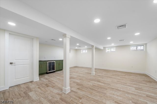 12 Lane Ct, Montclair Twp., NJ 07043