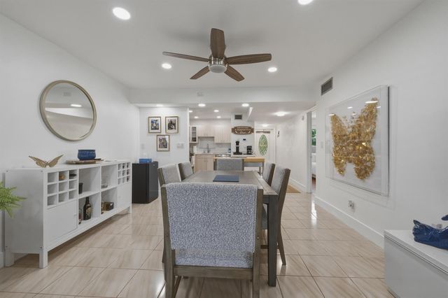 9200 N Hollybrook Lake Drive 310, Pembroke Pines, FL 33025