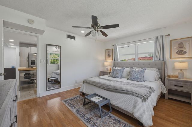 9200 N Hollybrook Lake Drive 310, Pembroke Pines, FL 33025