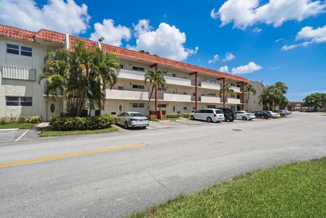 9200 N Hollybrook Lake Drive 310, Pembroke Pines, FL 33025