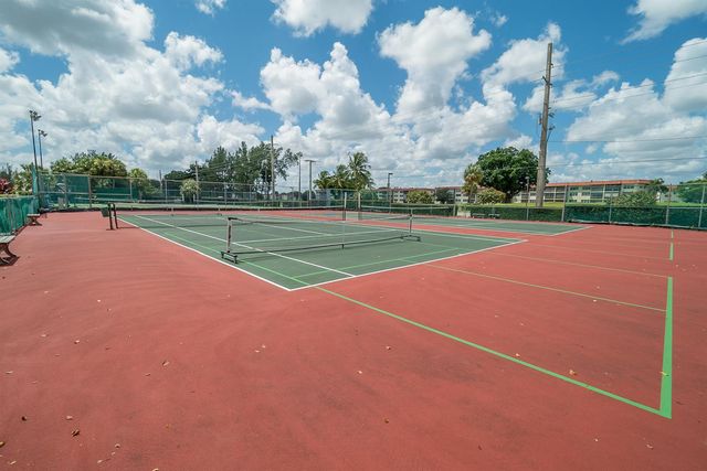9200 N Hollybrook Lake Drive 310, Pembroke Pines, FL 33025