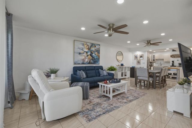 9200 N Hollybrook Lake Drive 310, Pembroke Pines, FL 33025