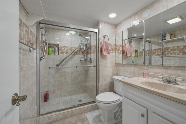 9200 N Hollybrook Lake Drive 310, Pembroke Pines, FL 33025