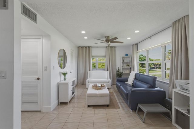 9200 N Hollybrook Lake Drive 310, Pembroke Pines, FL 33025