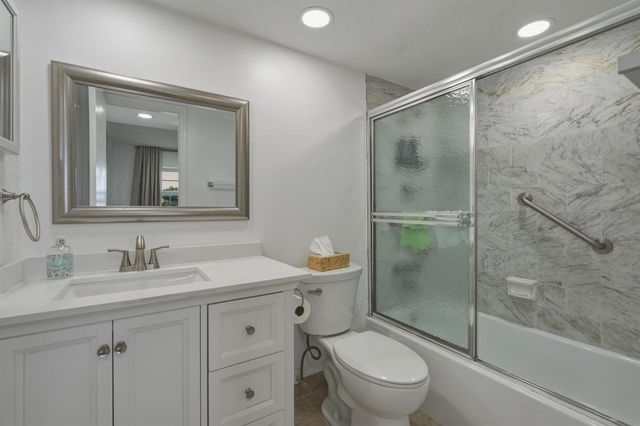 9200 N Hollybrook Lake Drive 310, Pembroke Pines, FL 33025