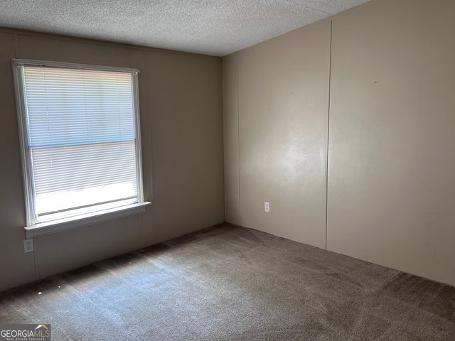 65 Cricket Run, Forsyth, GA 31029