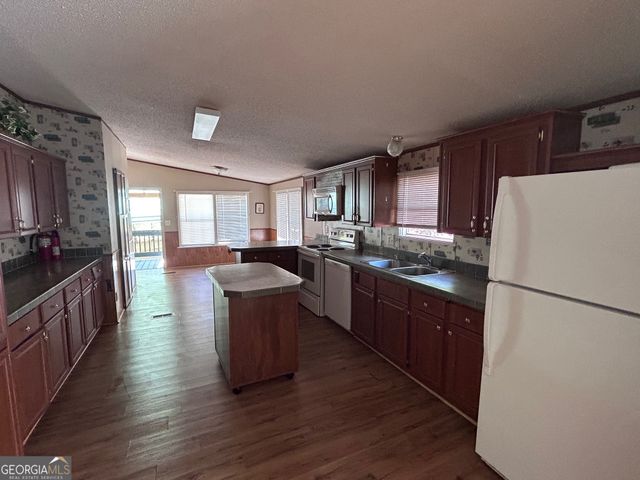65 Cricket Run, Forsyth, GA 31029
