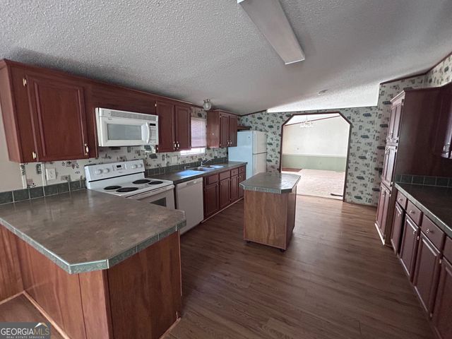 65 Cricket Run, Forsyth, GA 31029
