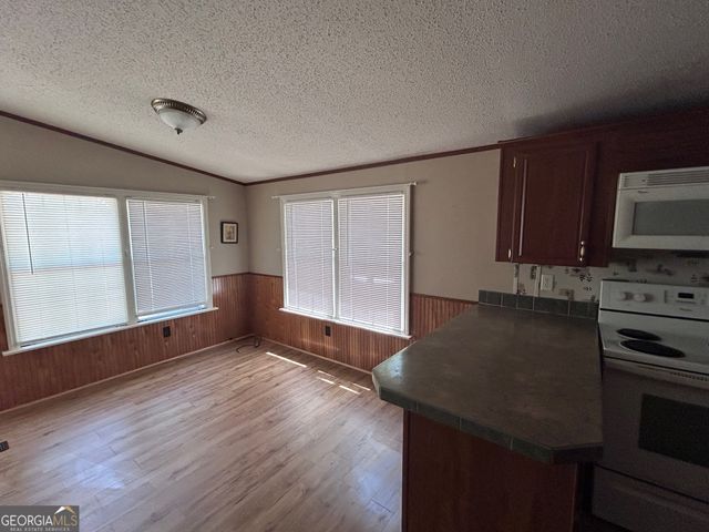 65 Cricket Run, Forsyth, GA 31029