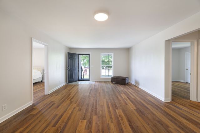 412 Eisenhower Dr, Ashland City, TN 37015