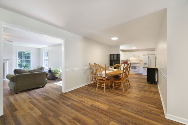 412 Eisenhower Dr, Ashland City, TN 37015