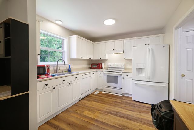 412 Eisenhower Dr, Ashland City, TN 37015