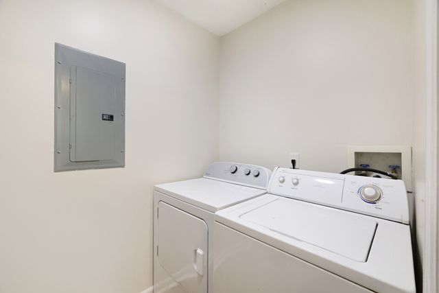 412 Eisenhower Dr, Ashland City, TN 37015