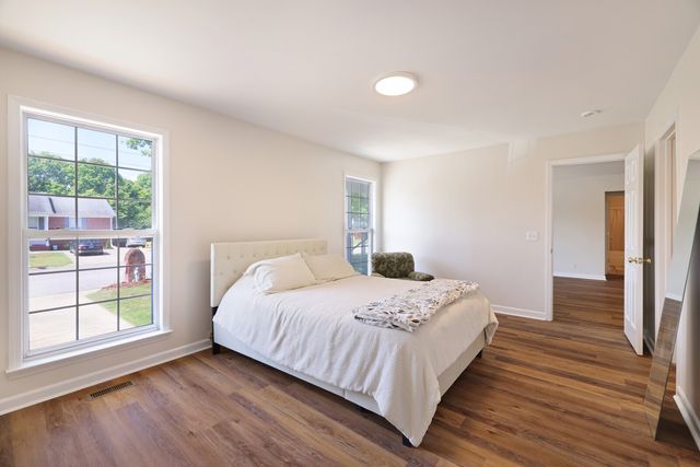 412 Eisenhower Dr, Ashland City, TN 37015