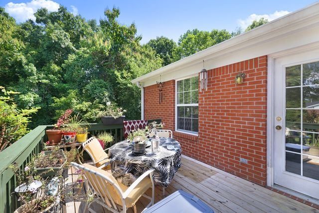 412 Eisenhower Dr, Ashland City, TN 37015