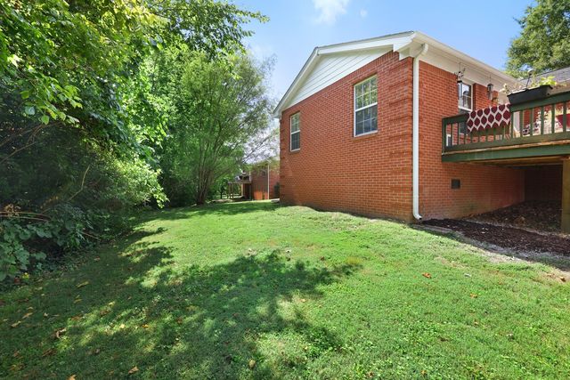 412 Eisenhower Dr, Ashland City, TN 37015