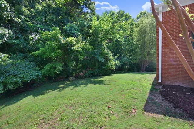 412 Eisenhower Dr, Ashland City, TN 37015