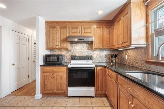 11 Gay St., Needham, MA 02492