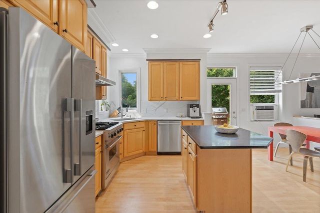 278 Brennan Woods Drive, Williston, VT 05495