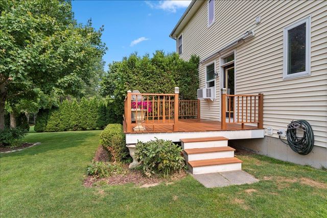 278 Brennan Woods Drive, Williston, VT 05495