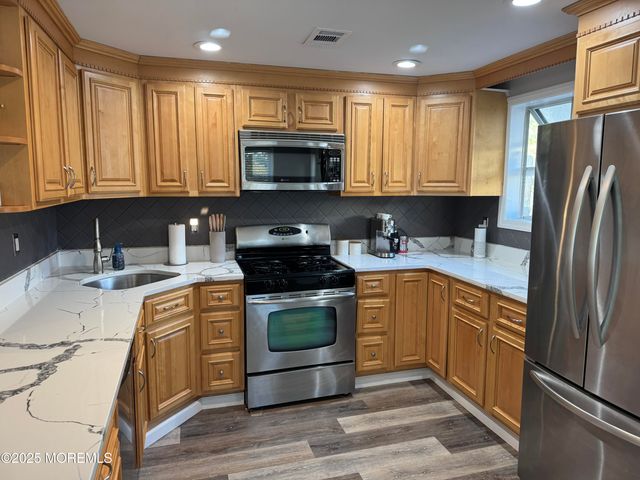 28 Melrose Drive 410, Toms River, NJ 08753