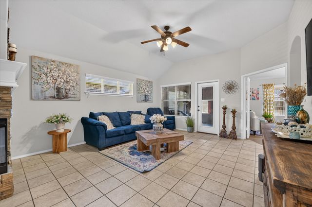 220 Carson Drive, Waxahachie, TX 75167