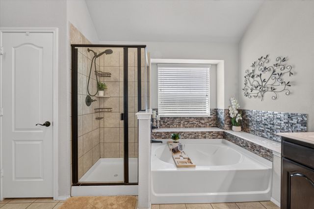 220 Carson Drive, Waxahachie, TX 75167