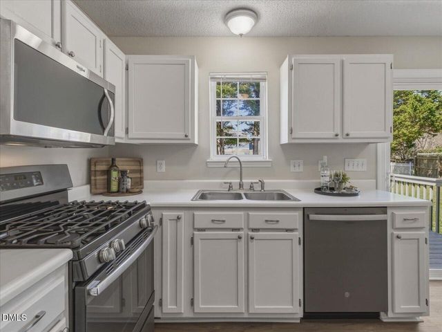 108 Teal Lake Drive, Holly Springs, NC 27540