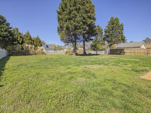 108 Teal Lake Drive, Holly Springs, NC 27540