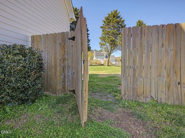 108 Teal Lake Drive, Holly Springs, NC 27540