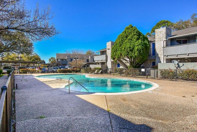 9797 Leawood Boulevard 302, Houston, TX 77099