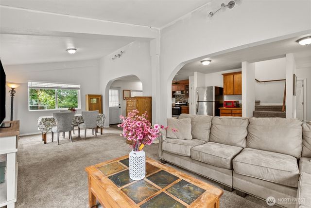 204 Murray Street, Oakville, WA 98568