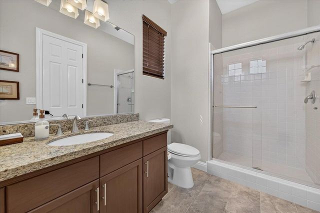 633 W Richmond Avenue, Clovis, CA 93619