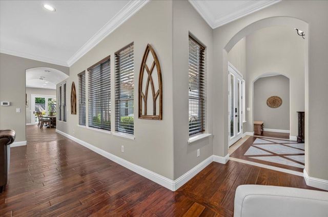 633 W Richmond Avenue, Clovis, CA 93619
