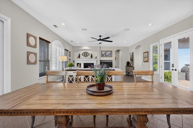 633 W Richmond Avenue, Clovis, CA 93619